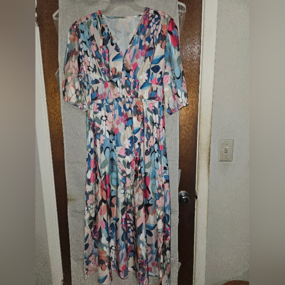 Floral V-Neck Maxi Dress